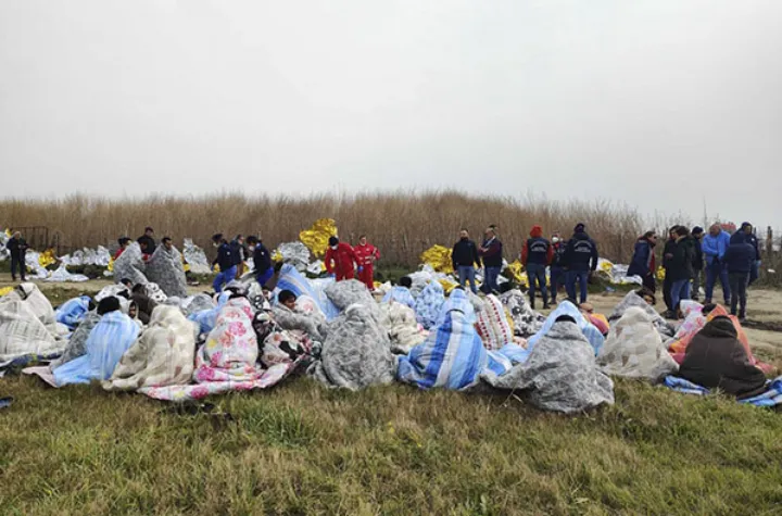 قمار زندگی مهاجران غیرقانونی در دریای مدیترانه
